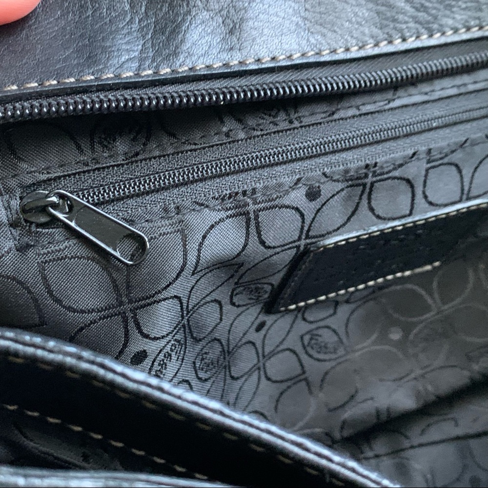 Fossil Black Leather Shoulder Purse with magnets - Picture 6 of 13